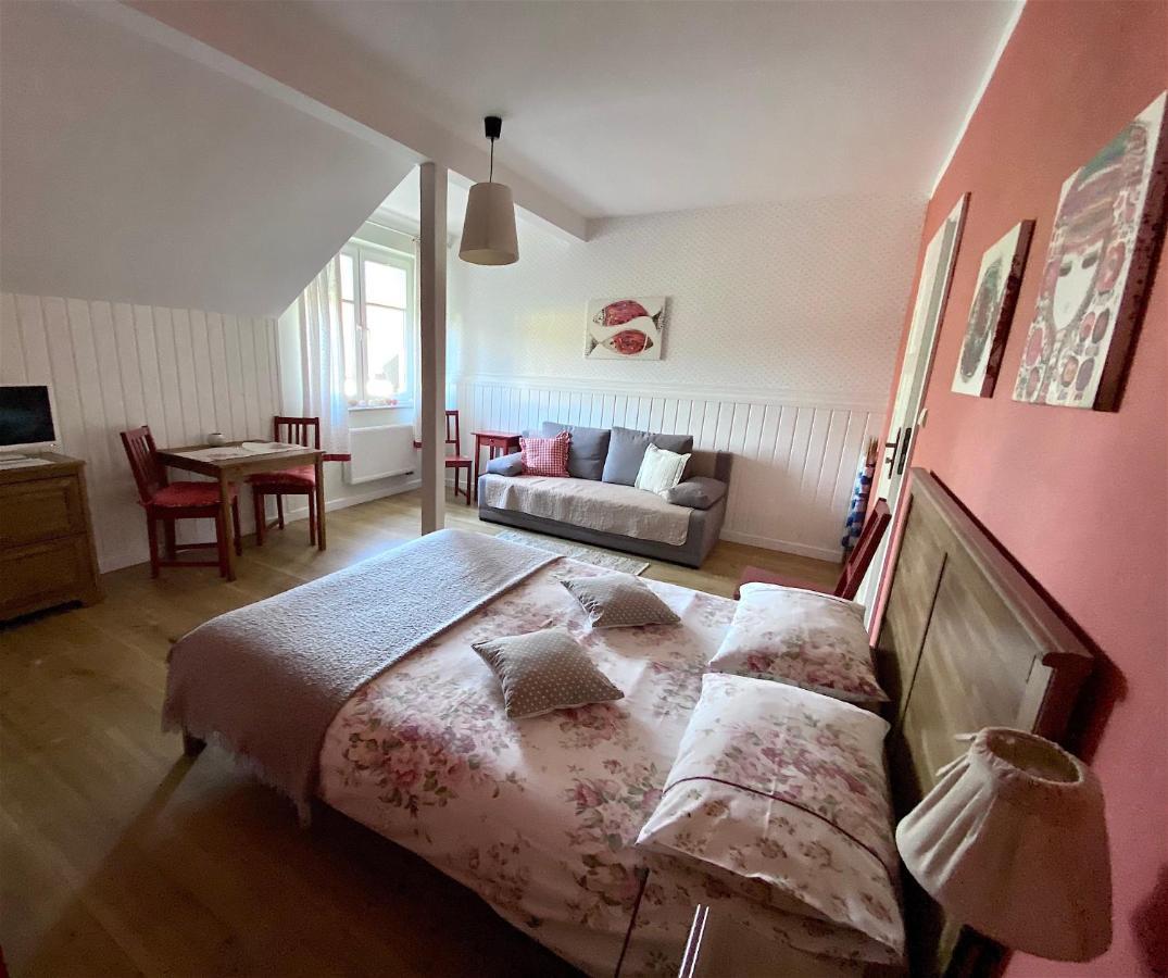 Szary Domek Apartamenty 乌斯特卡 外观 照片